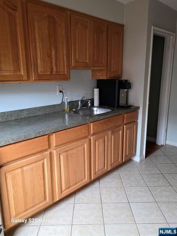 4 Gainesborough Terrace 1B, River Edge, NJ 07661