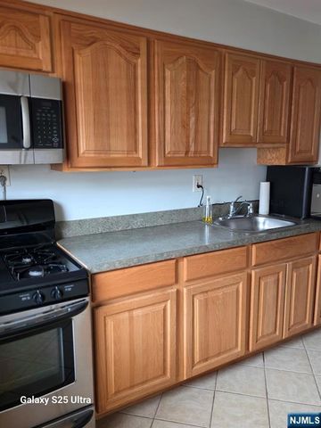 4 Gainesborough Terrace 1B, River Edge, NJ 07661
