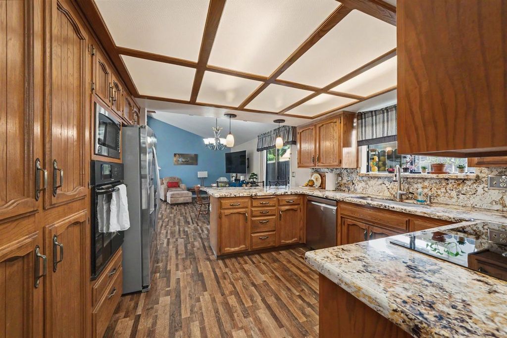 Image 17 of property listing at 2140 Ellery Avenue, Clovis, CA 93611