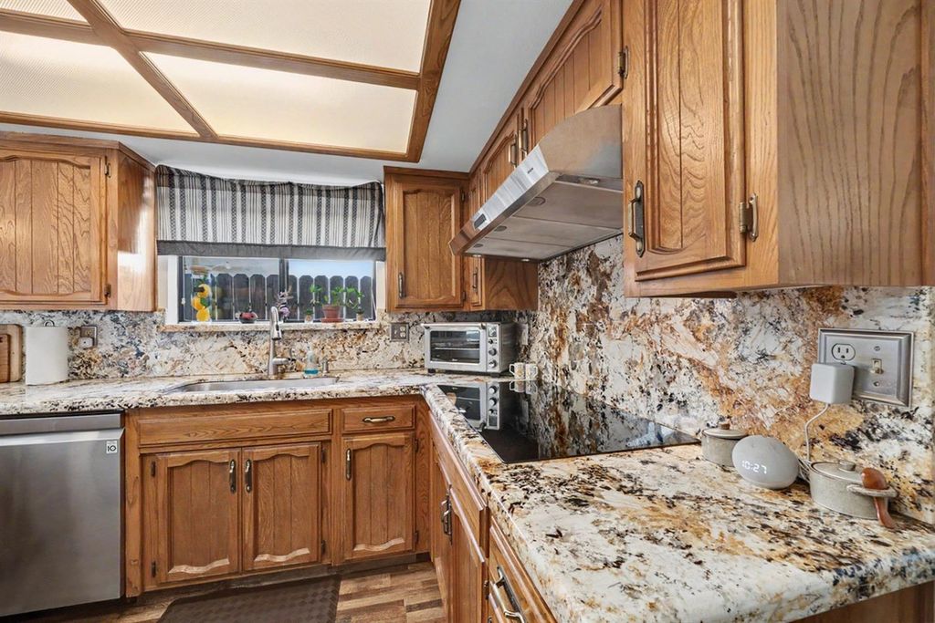 Image 18 of property listing at 2140 Ellery Avenue, Clovis, CA 93611