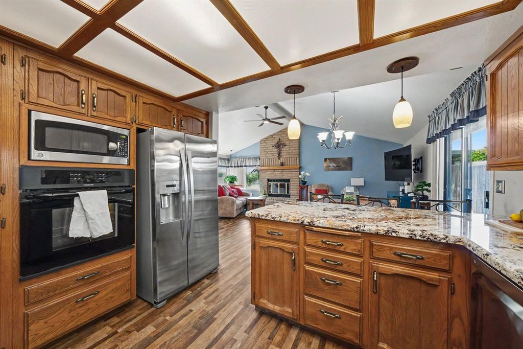 Image 19 of property listing at 2140 Ellery Avenue, Clovis, CA 93611