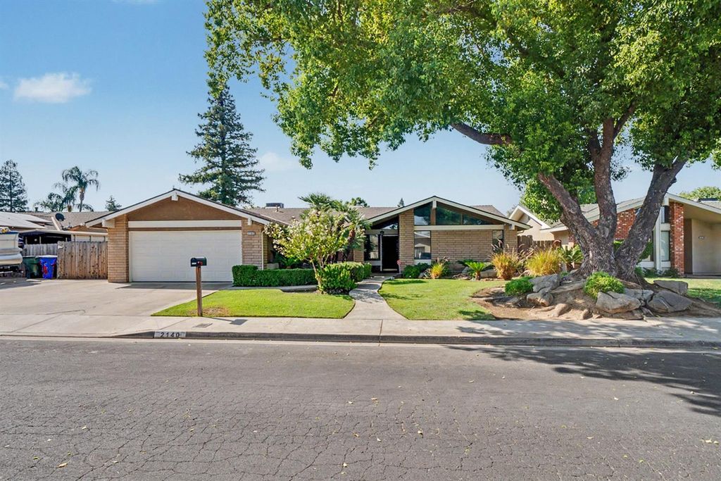 Image 2 of property listing at 2140 Ellery Avenue, Clovis, CA 93611