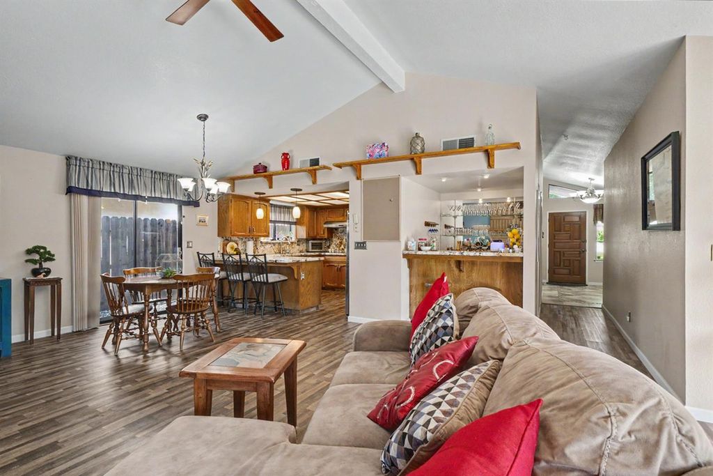 Image 25 of property listing at 2140 Ellery Avenue, Clovis, CA 93611