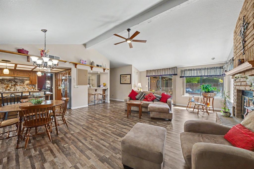 Image 26 of property listing at 2140 Ellery Avenue, Clovis, CA 93611
