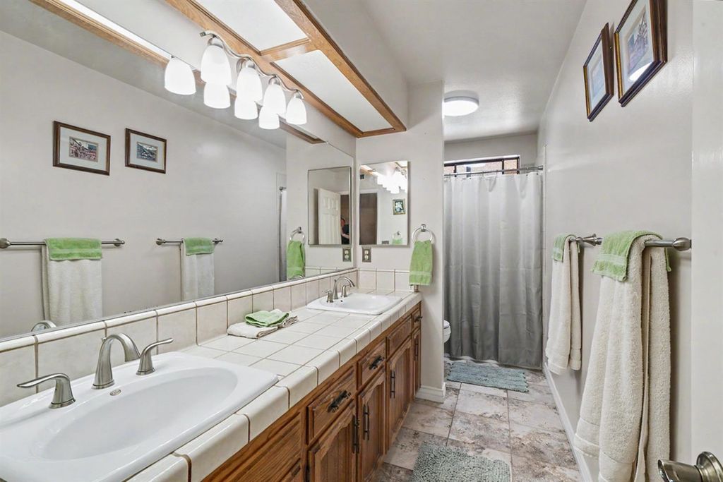 Image 34 of property listing at 2140 Ellery Avenue, Clovis, CA 93611