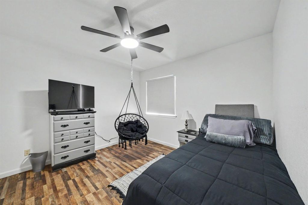 Image 37 of property listing at 2140 Ellery Avenue, Clovis, CA 93611