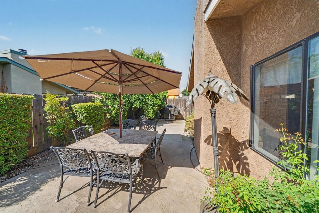 Image 42 of property listing at 2140 Ellery Avenue, Clovis, CA 93611