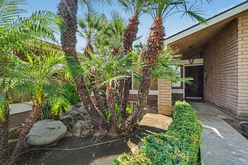 Image 5 of property listing at 2140 Ellery Avenue, Clovis, CA 93611