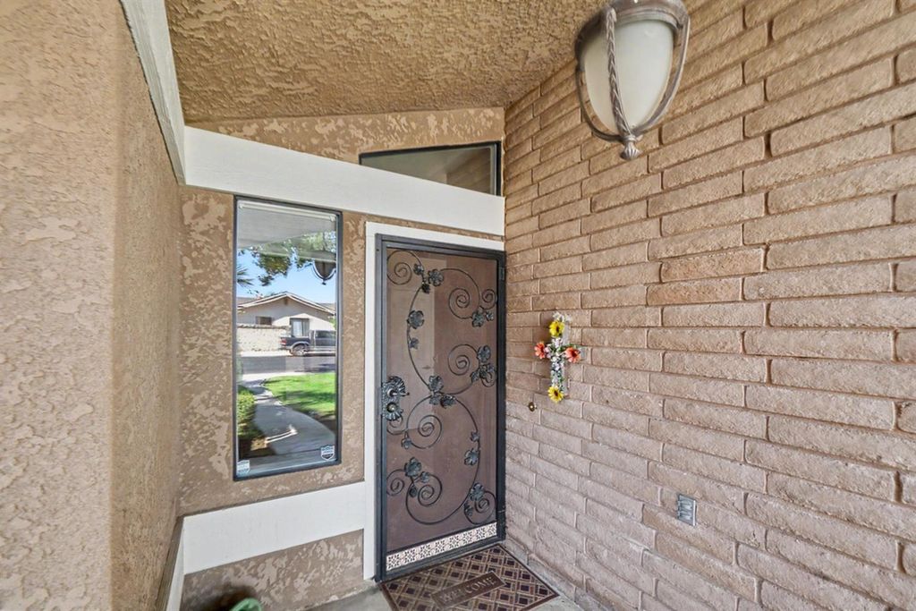 Image 6 of property listing at 2140 Ellery Avenue, Clovis, CA 93611