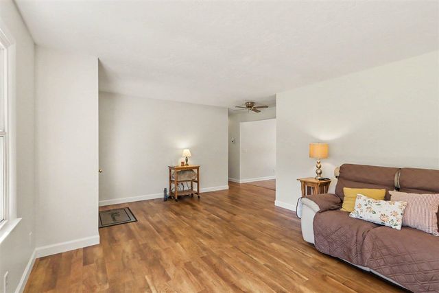10560 W S Avenue, Mattawan, MI 49071