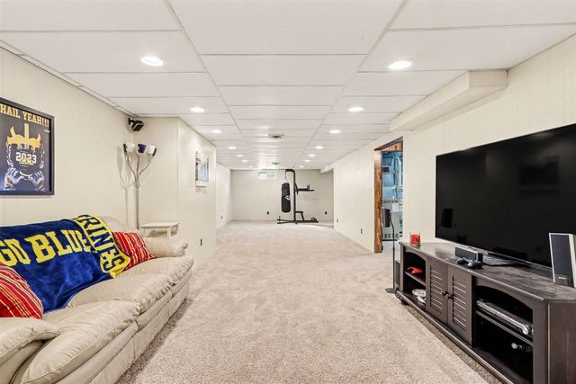 10560 W S Avenue, Mattawan, MI 49071