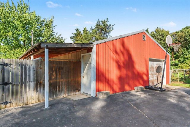 10560 W S Avenue, Mattawan, MI 49071