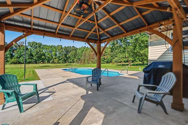 10560 W S Avenue, Mattawan, MI 49071