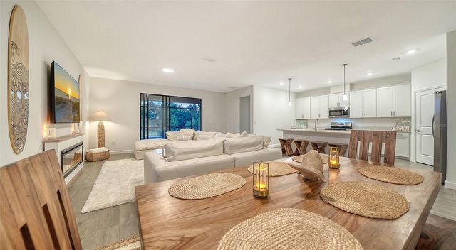 5321 SEAL ISLE COURT, Bradenton, FL 34211