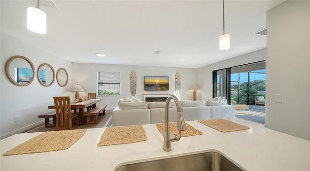 5321 SEAL ISLE COURT, Bradenton, FL 34211