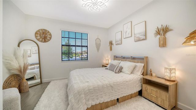 5321 SEAL ISLE COURT, Bradenton, FL 34211