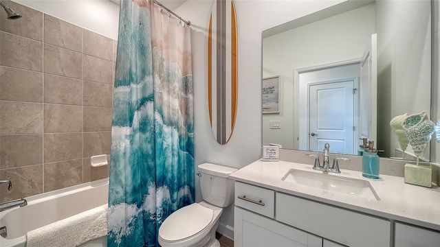 5321 SEAL ISLE COURT, Bradenton, FL 34211