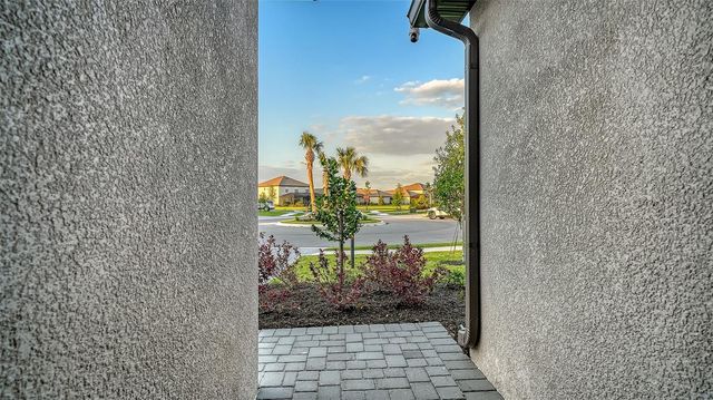 5321 SEAL ISLE COURT, Bradenton, FL 34211