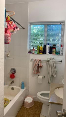 851 80th St, Miami Beach, FL 33141