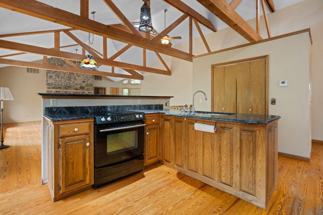 1807 Highway 32, Halfway, MO 65663