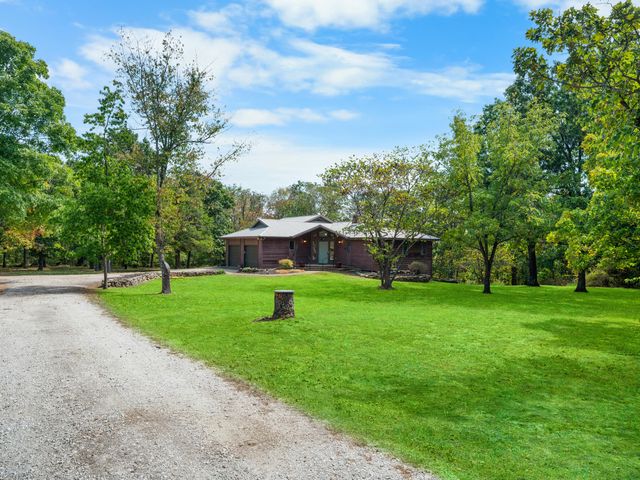 1807 Highway 32, Halfway, MO 65663