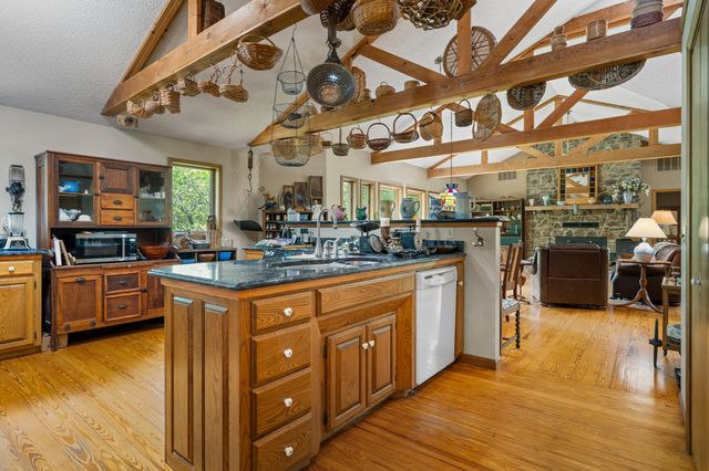 1807 Highway 32, Halfway, MO 65663