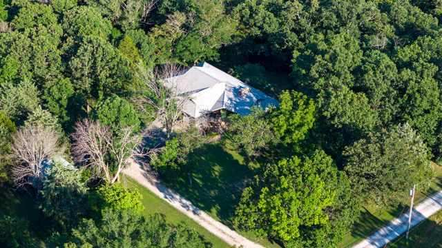 1807 Highway 32, Halfway, MO 65663