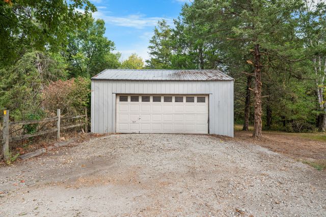 1807 Highway 32, Halfway, MO 65663