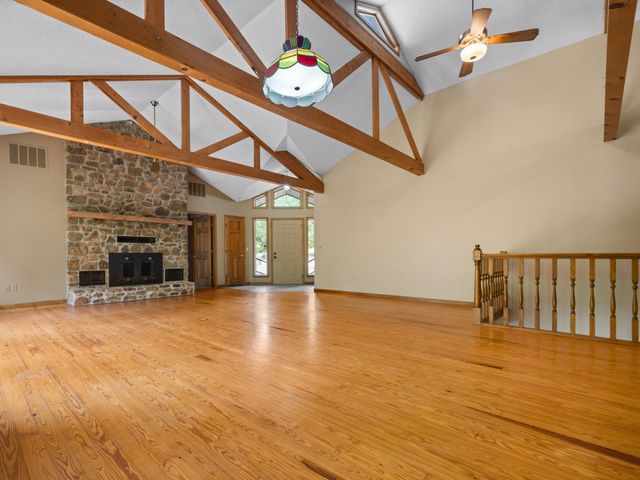 1807 Highway 32, Halfway, MO 65663