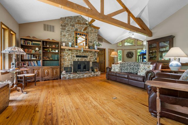 1807 Highway 32, Halfway, MO 65663