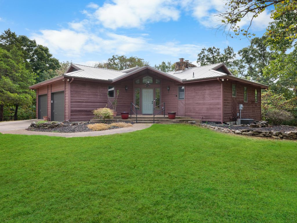 1807 Highway 32, Halfway, MO 65663