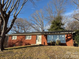 606 Oakmont Drive, Canton, NC 28716