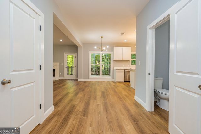 142 Arnco 3rd Street, Newnan, GA 30263