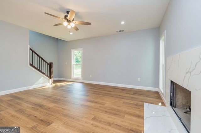 142 Arnco 3rd Street, Newnan, GA 30263