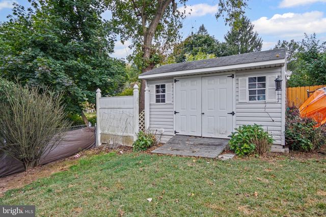 205 OAK KNOLL RD, New Cumberland, PA 17070