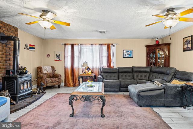 205 OAK KNOLL RD, New Cumberland, PA 17070