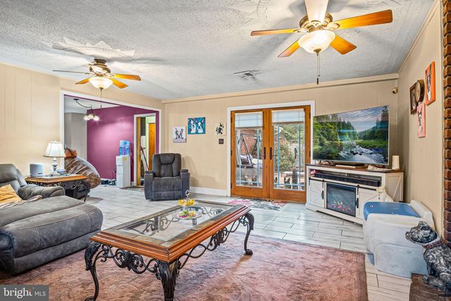 205 OAK KNOLL RD, New Cumberland, PA 17070