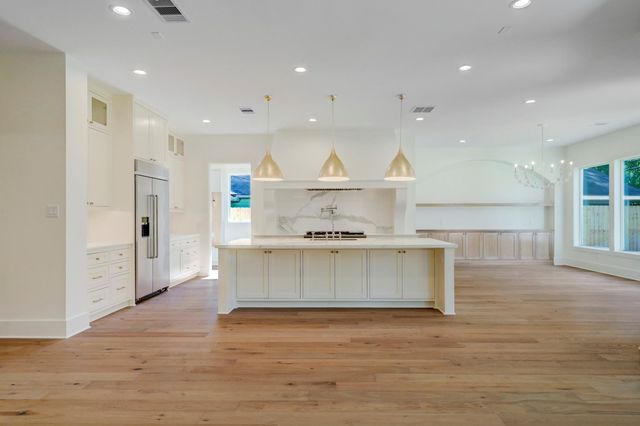 955 W 42nd Street, Houston, TX 77018