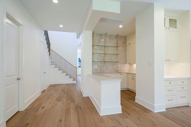 955 W 42nd Street, Houston, TX 77018