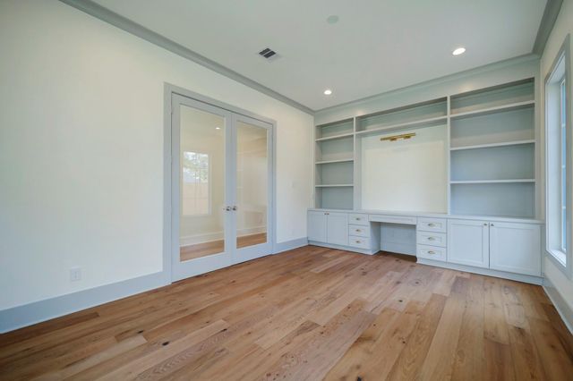 955 W 42nd Street, Houston, TX 77018