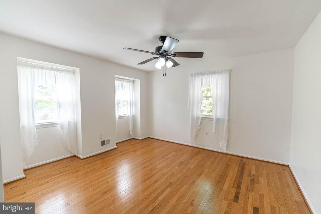 Image 15 of property listing at 29994 RICHARD CIR, Mechanicsville, MD 20659