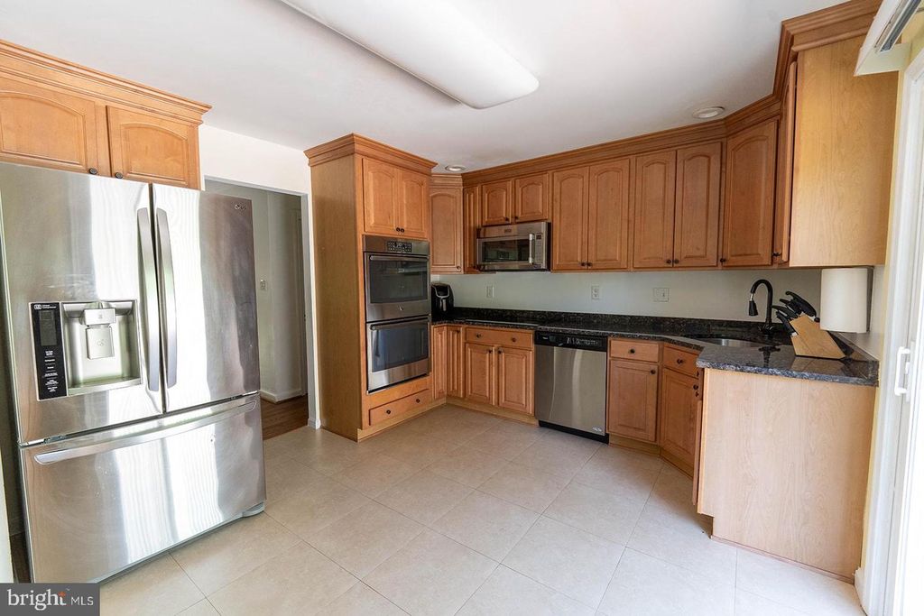 Image 5 of property listing at 29994 RICHARD CIR, Mechanicsville, MD 20659