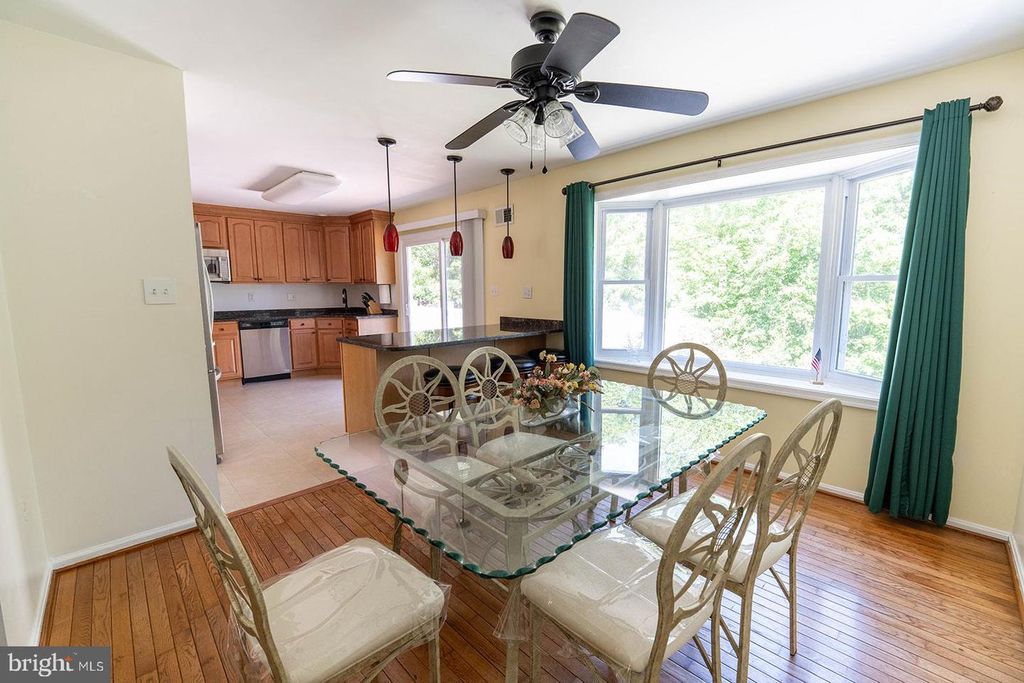 Image 8 of property listing at 29994 RICHARD CIR, Mechanicsville, MD 20659