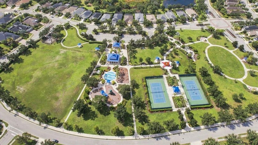 Image 33 of property listing at 4704 SENECA PARK TRAIL, Bradenton, FL 34211