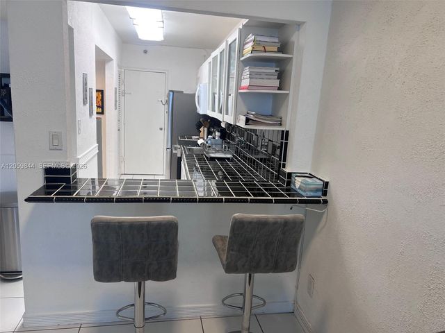 100 Lincoln Rd 537, Miami Beach, FL 33139