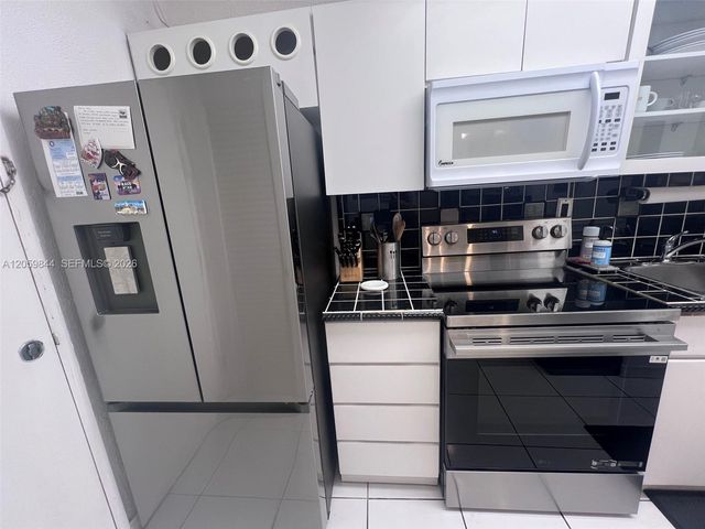 100 Lincoln Rd 537, Miami Beach, FL 33139