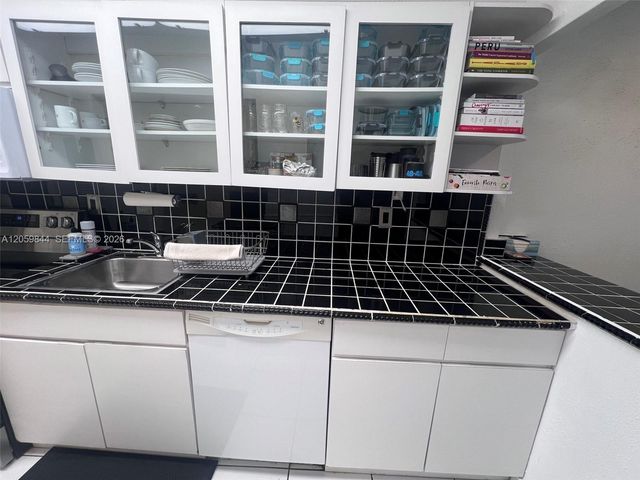 100 Lincoln Rd 537, Miami Beach, FL 33139