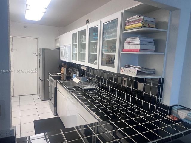 100 Lincoln Rd 537, Miami Beach, FL 33139