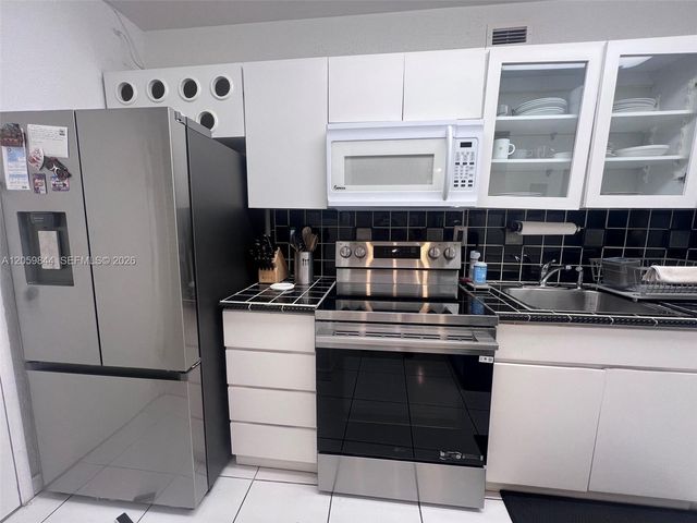 100 Lincoln Rd 537, Miami Beach, FL 33139