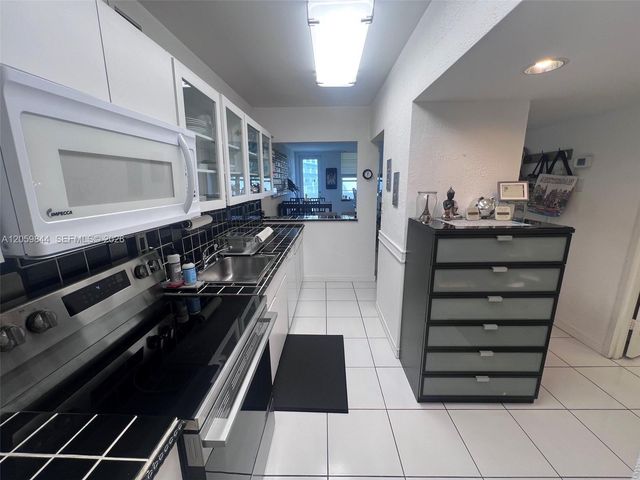 100 Lincoln Rd 537, Miami Beach, FL 33139
